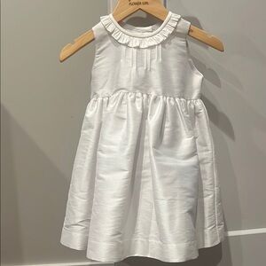 Little English White Ruffled Sleeveless Dress